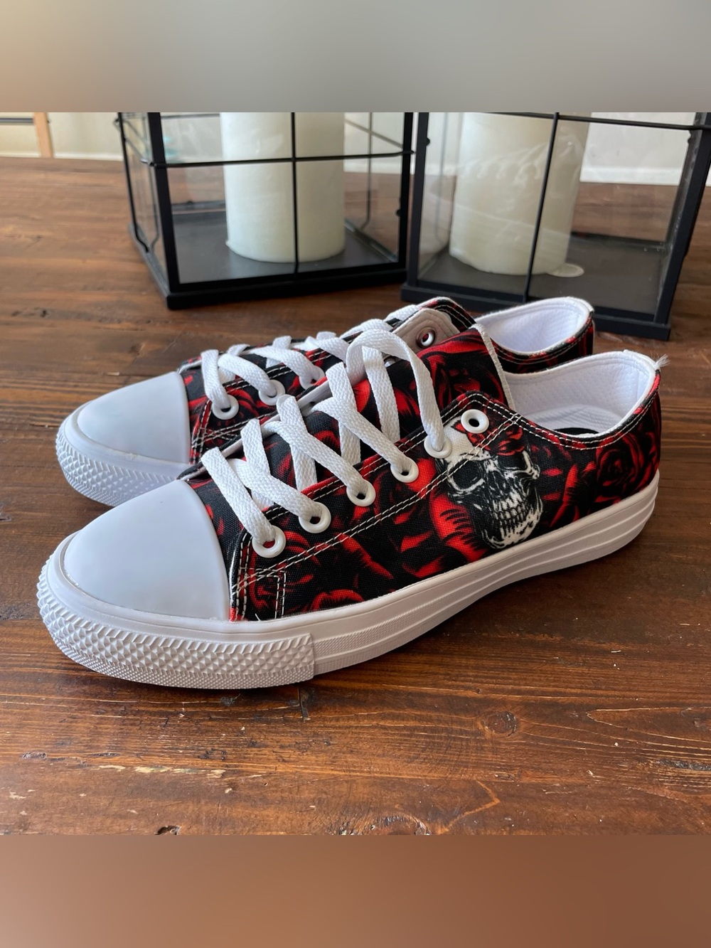 NEW Canvas Skull Low-Top Sneakers in Red & Black